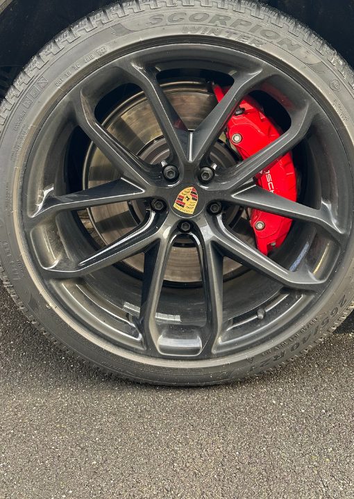 Jante Porsche avant nettoyage