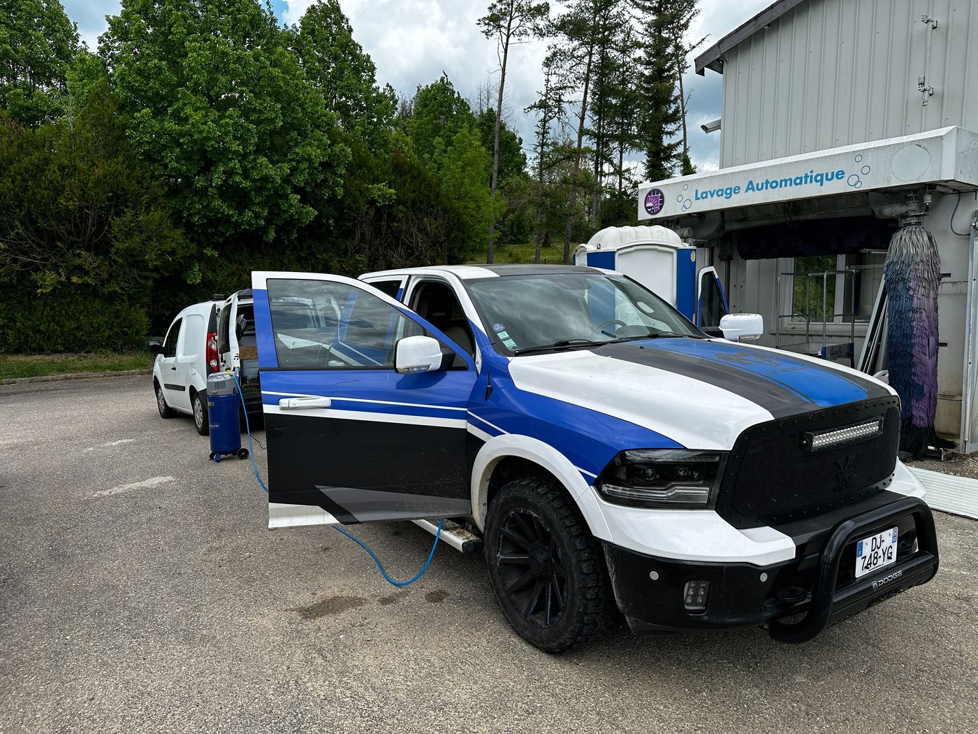 Pick-up en cours de nettoyage